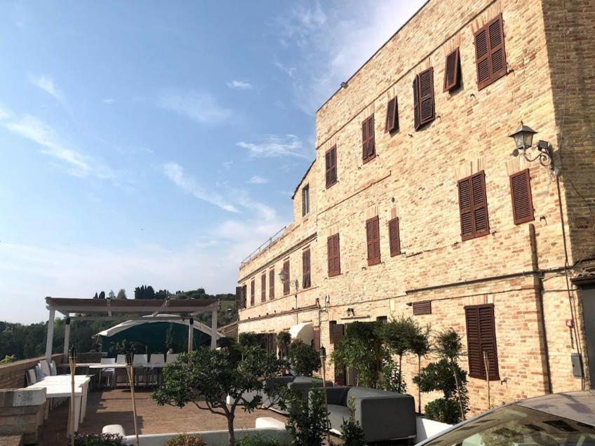 Castello - Solo Pernotto Hotel Cupra Marittima Exterior foto